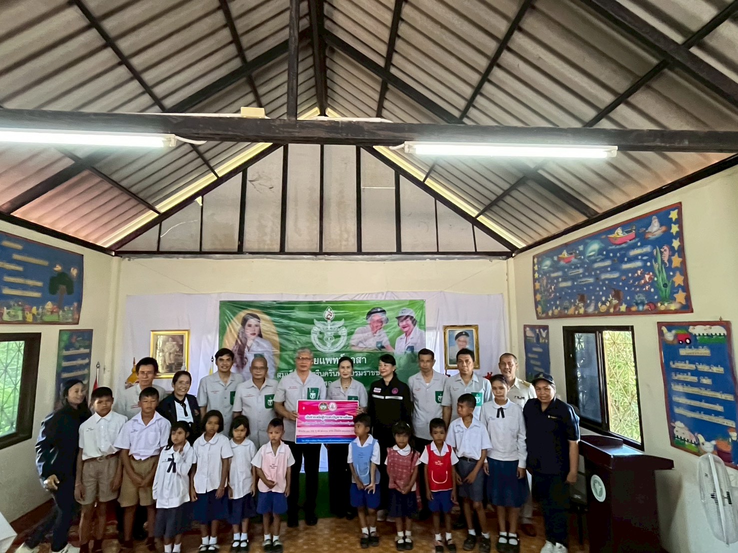 พช.ควนเนียง เข้าร่วมพิธีเปิดหน่วยแพทย์เคลื่อนที่ พอ.สว.