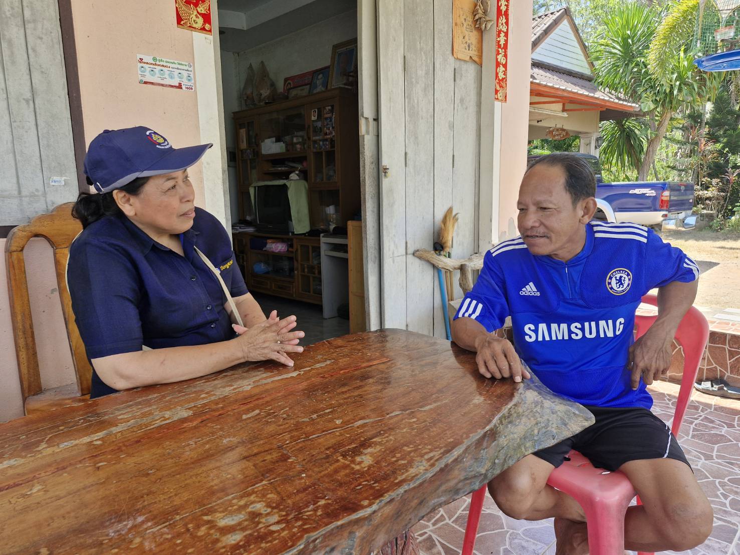 พช.ควนเนียง ลงพื้นที่ติดตามกลุ่มออมทรัพย์เพื่อการผลิตบ้านต้นตอ