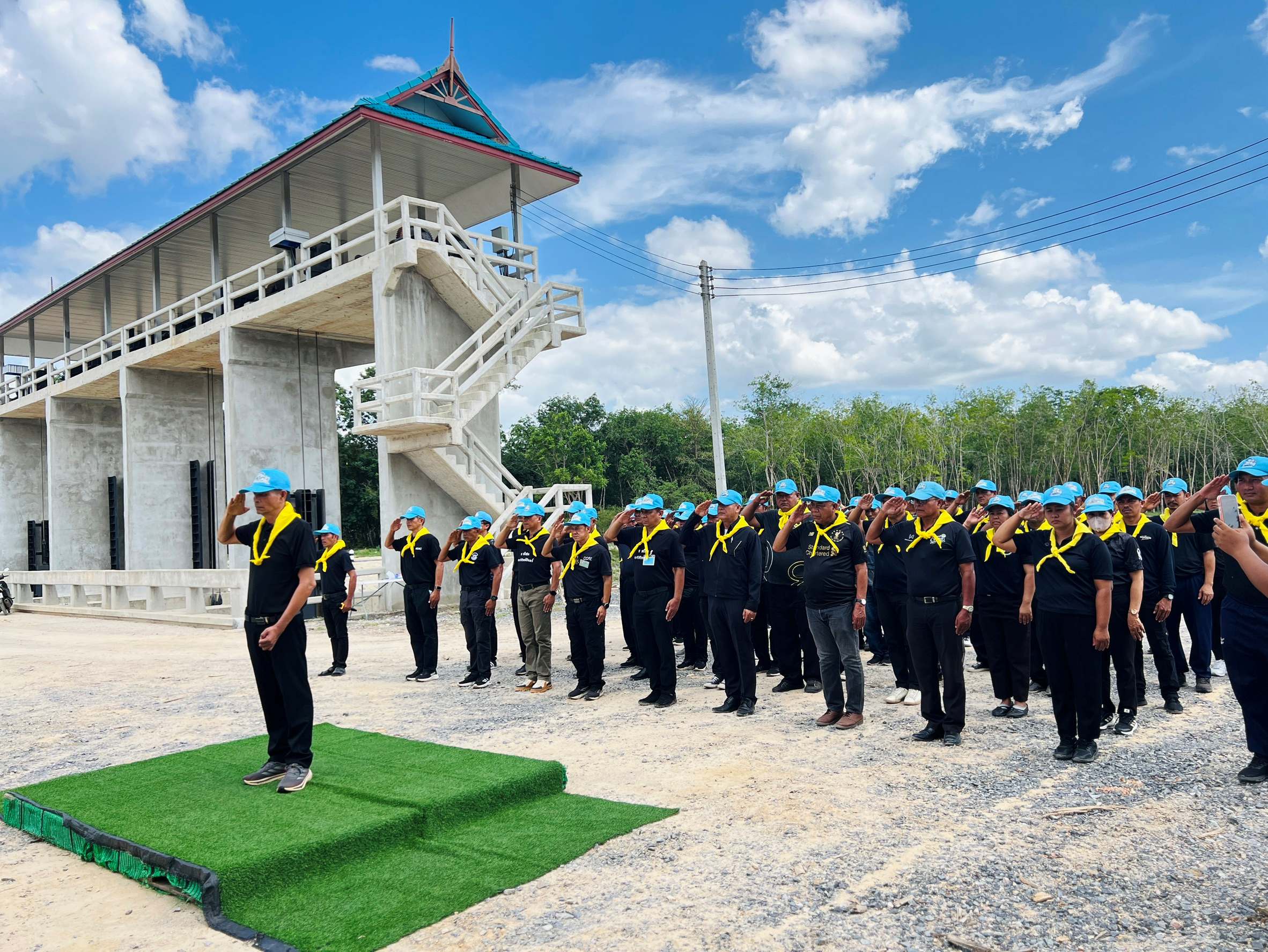 พช.ควนเนียง ร่วมกิจกรรมจิตอาสาพัฒนาถวายพระราชกุศลเนื่องในวันระลึกพระบาทสมเด็จพรปกเกล้าเจ้าอยู่หัว (รัชกาลที่ ๗) และวันต้นไม้ประจำปีของชาติ