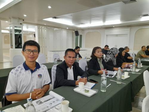 พช.ควนเนียง ร่วมประชุมเชิงปฏิบัติการโครงการตลาดนัดคนไทยยิ้มได้