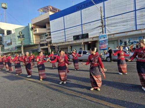 พช.ควนเนียง ร่วมเดินและให้กำลังขบวนพาเหรด “วันสงขลา”