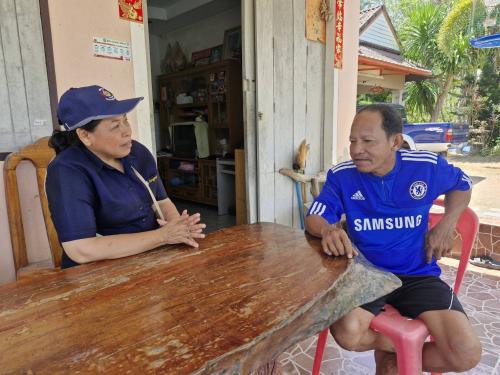 พช.ควนเนียง ลงพื้นที่ติดตามกลุ่มออมทรัพย์เพื่อการผลิตบ้านต้นตอ