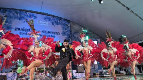 พช.ควนเนียง ร่วมเชียร์และให้กำลังใจการแข่งขันร้องเพลงลูกทุ่งท้องที่